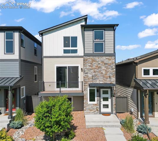 2481 Horsemanship Court
