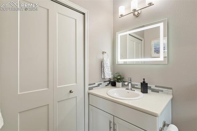 34 Cheyenne Boulevard