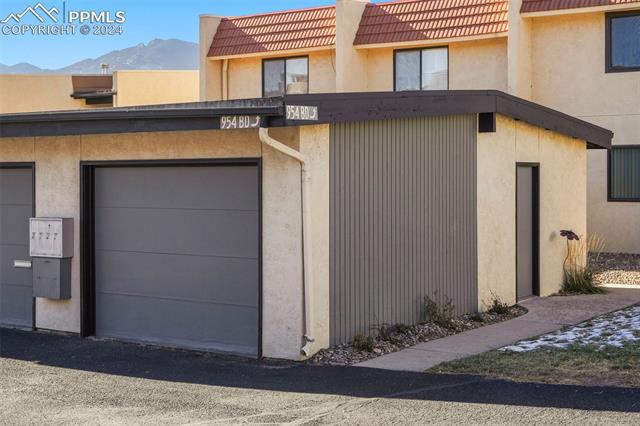 954 Fontmore Road