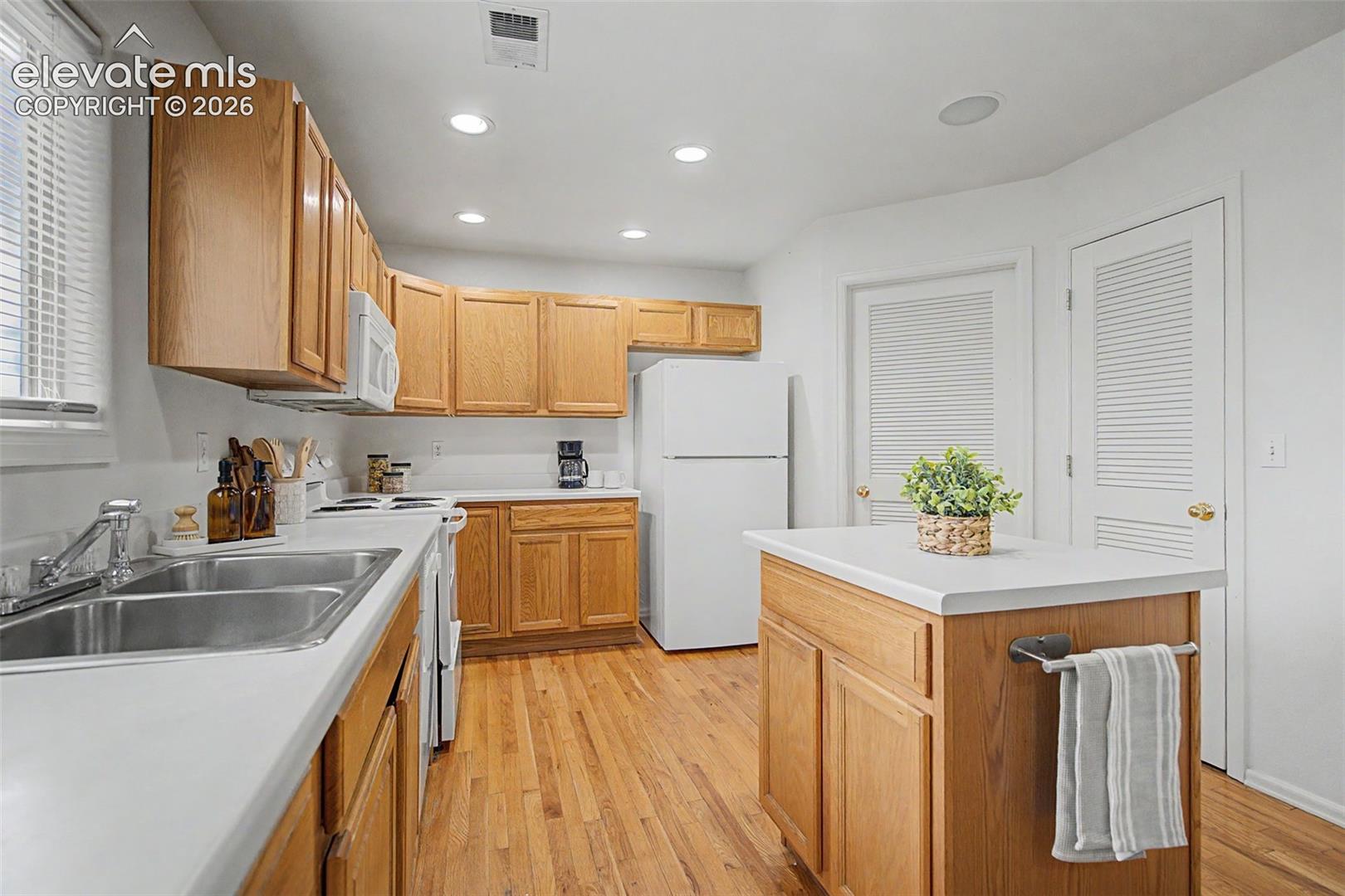 4975 Universal Heights