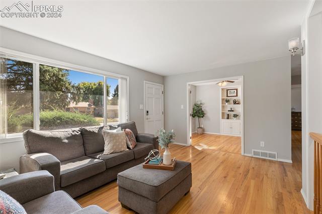 5106 Palmer Park Boulevard