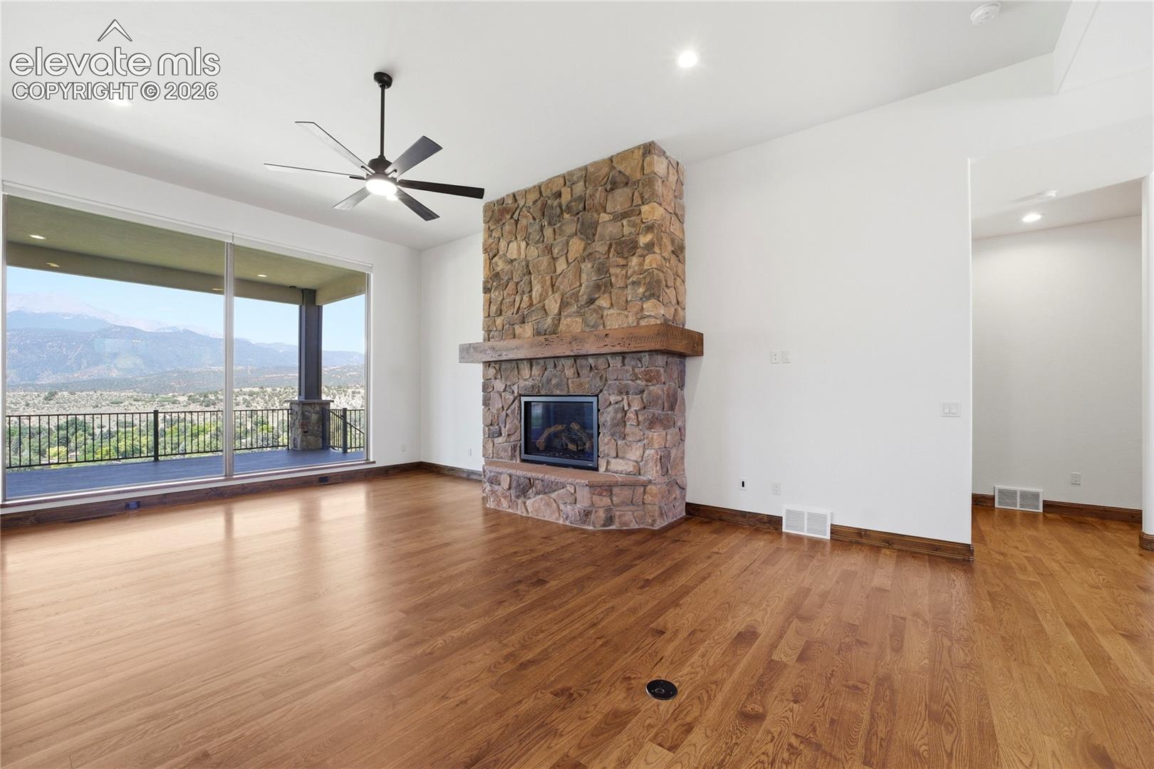 2716 Cathedral Rock View