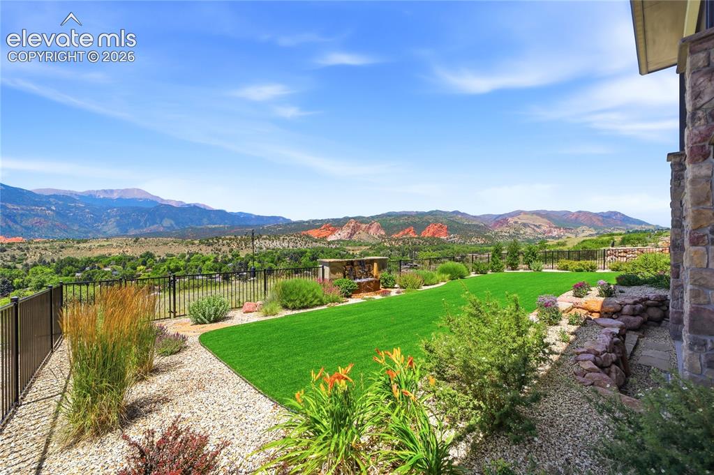 2716 Cathedral Rock View