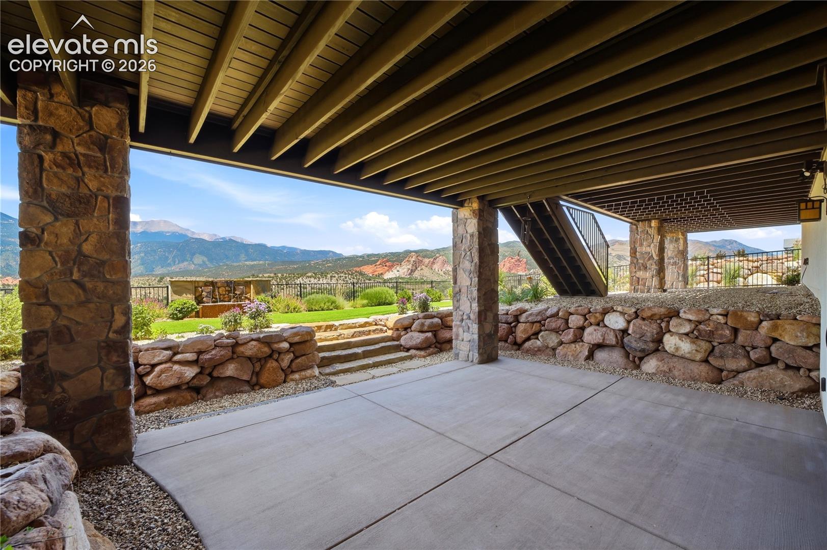2716 Cathedral Rock View