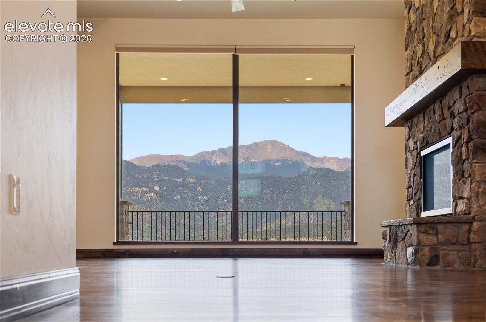 2716 Cathedral Rock View