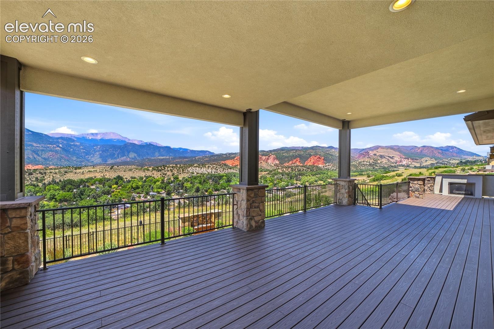 2716 Cathedral Rock View