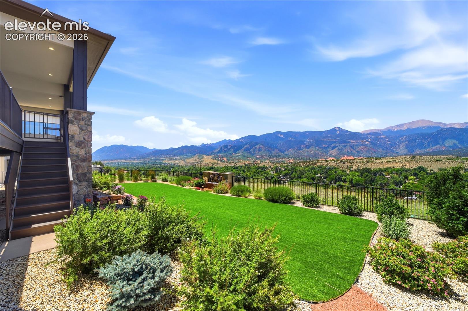 2716 Cathedral Rock View