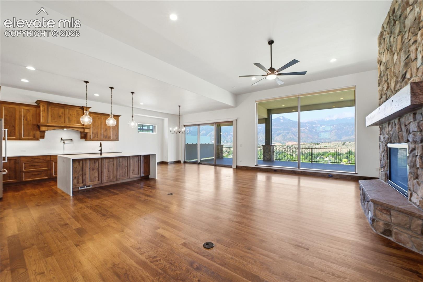 2716 Cathedral Rock View