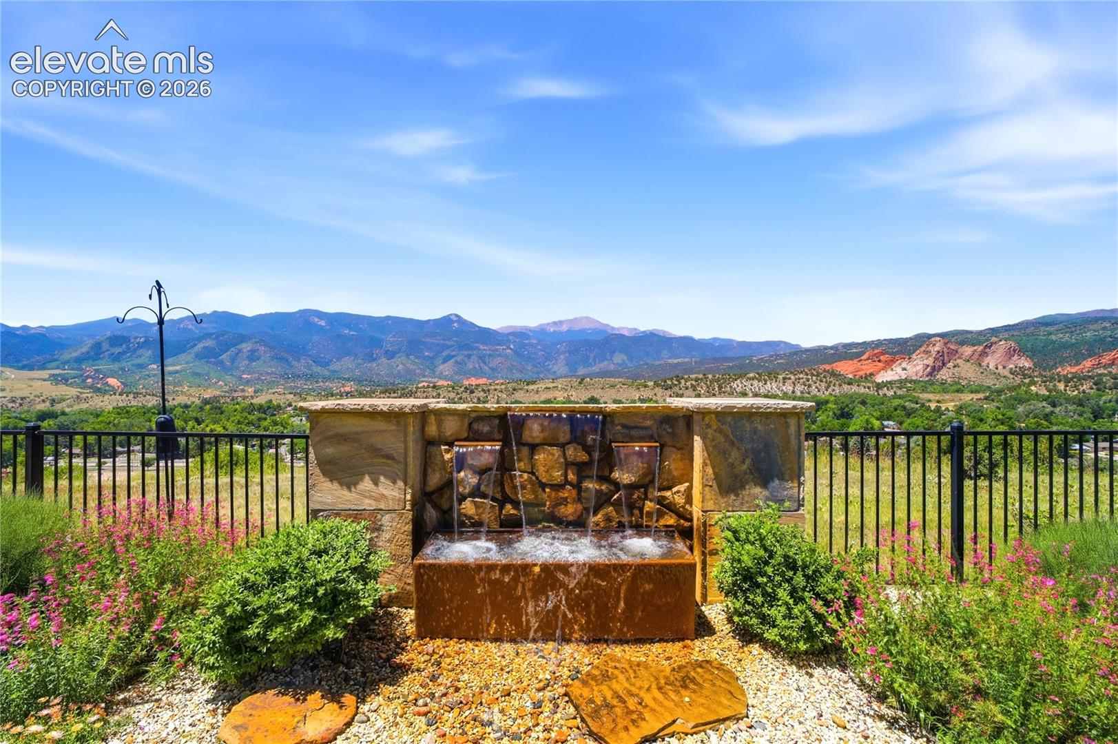 2716 Cathedral Rock View
