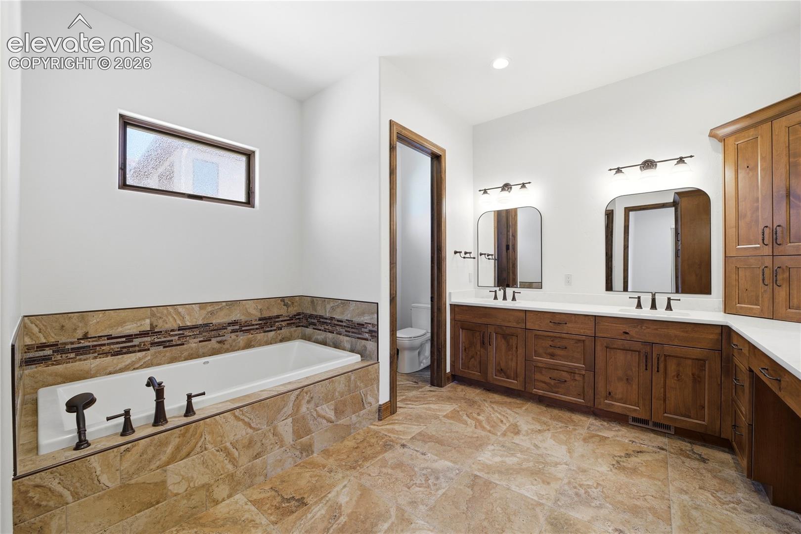2716 Cathedral Rock View
