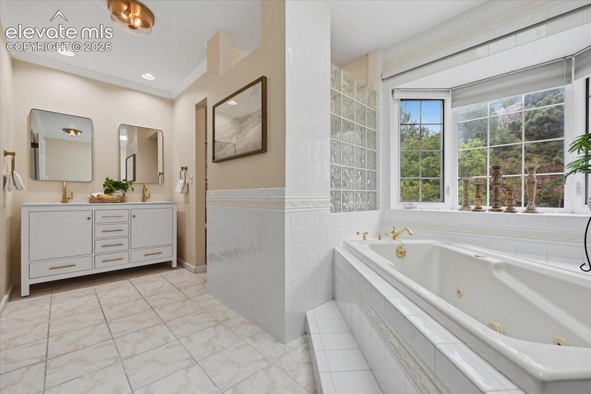 6914 Oak Valley Drive