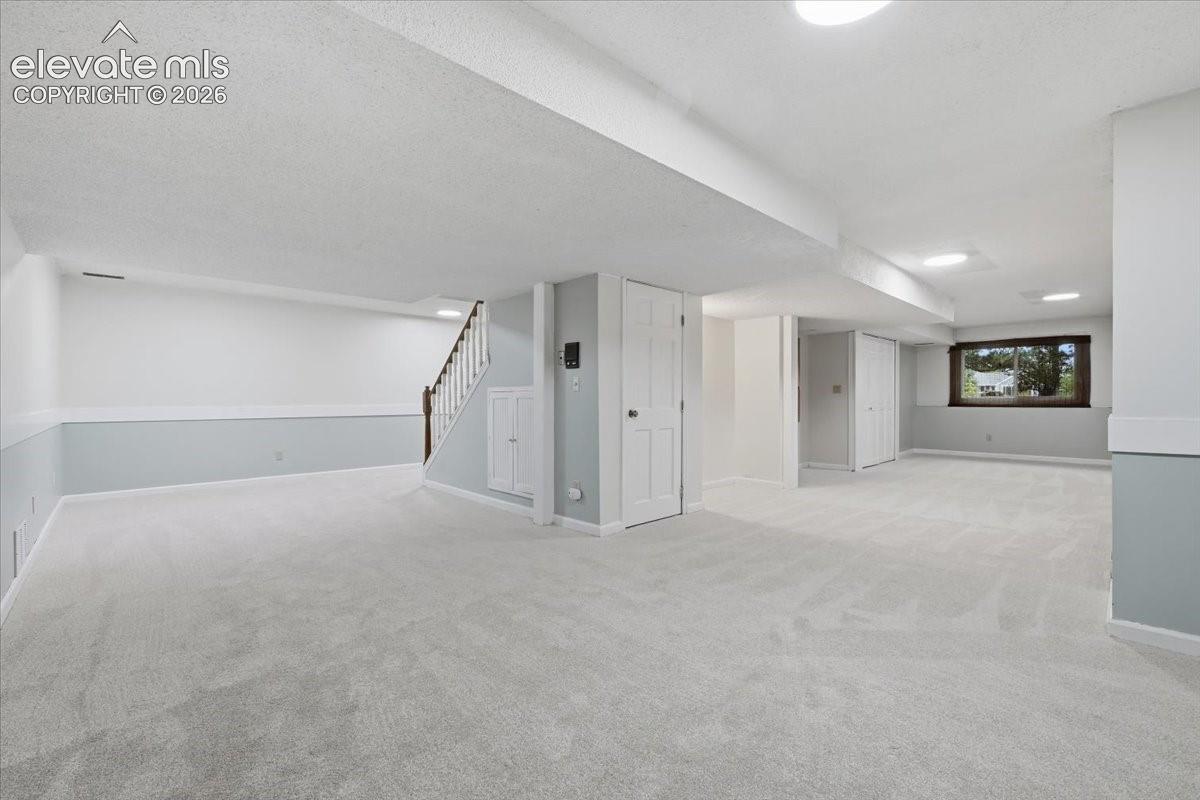 6914 Oak Valley Drive