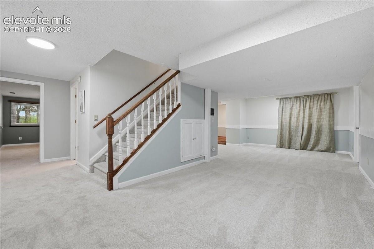 6914 Oak Valley Drive