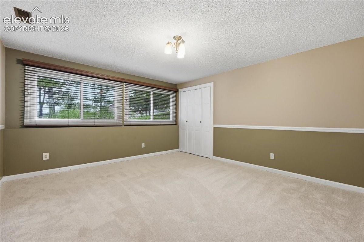 6914 Oak Valley Drive