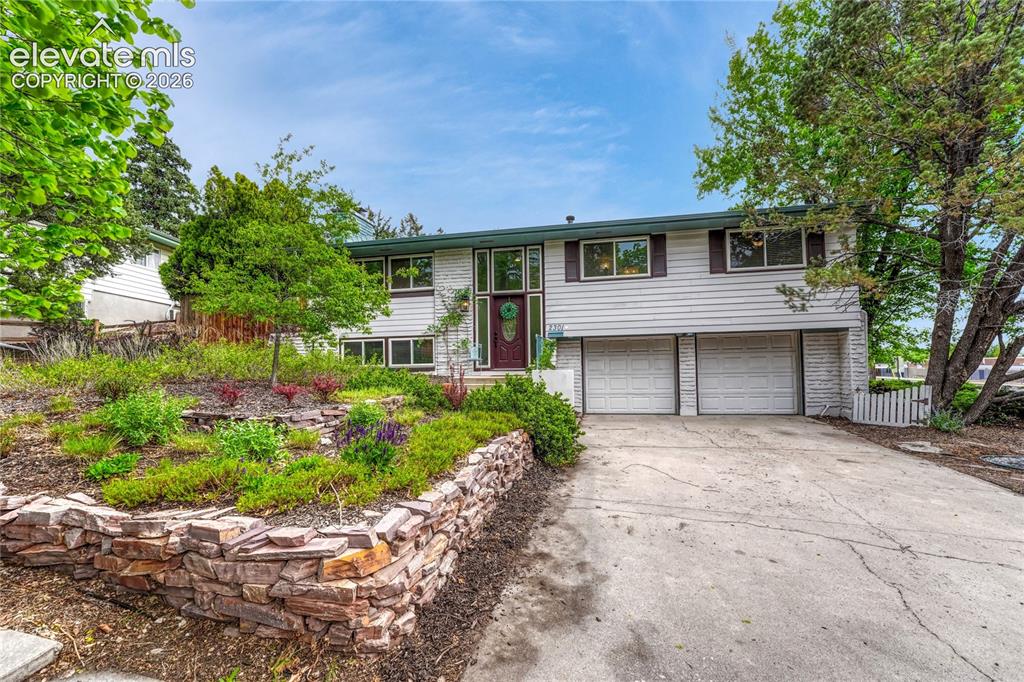 2301 Bedford Lane