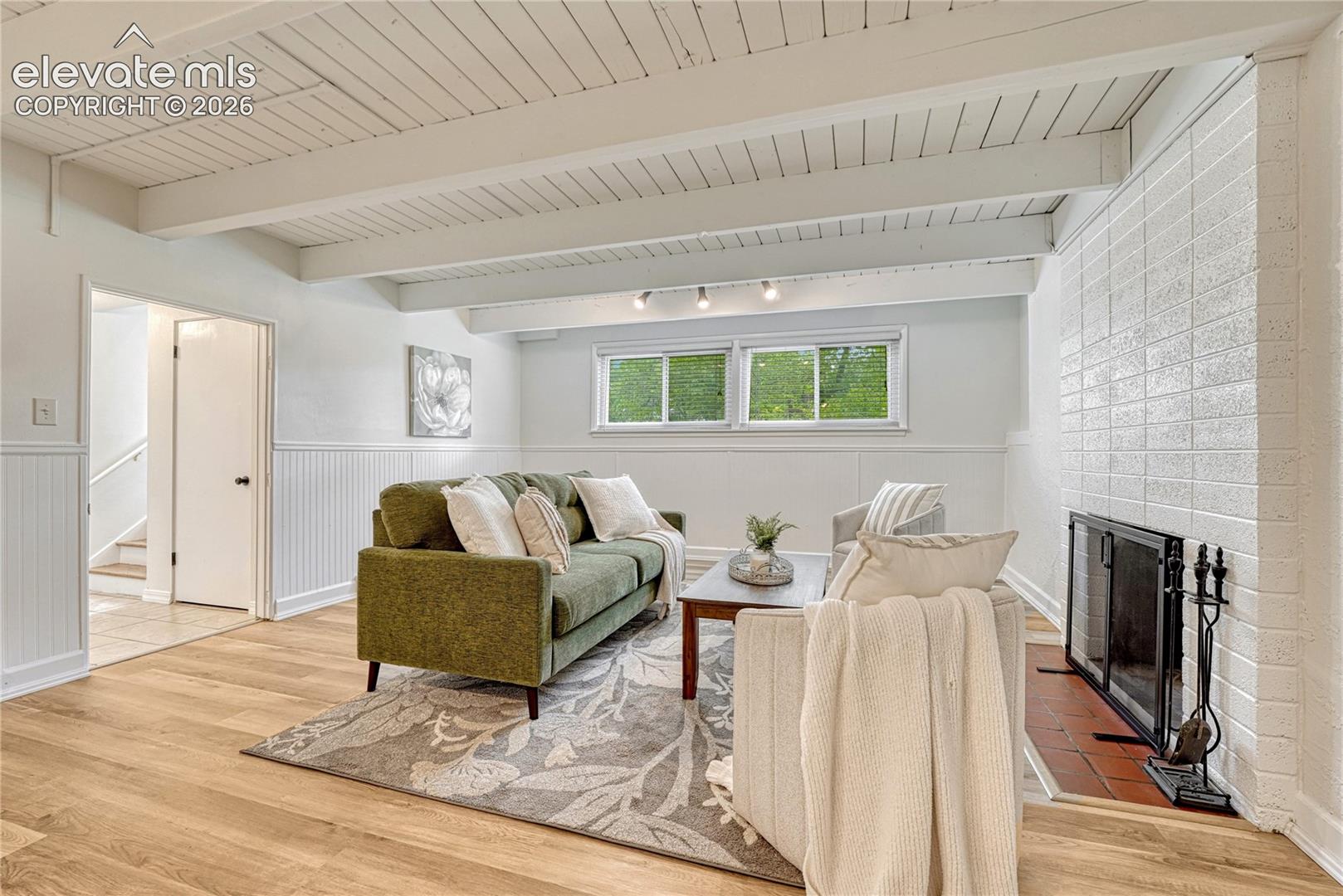 2301 Bedford Lane
