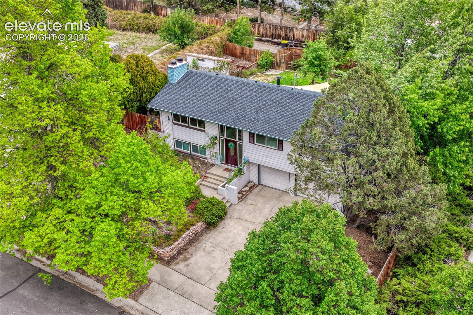 2301 Bedford Lane