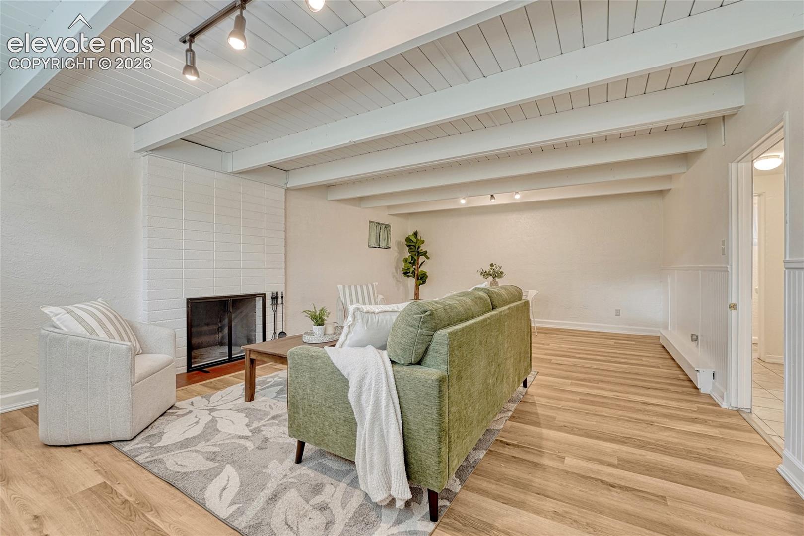 2301 Bedford Lane