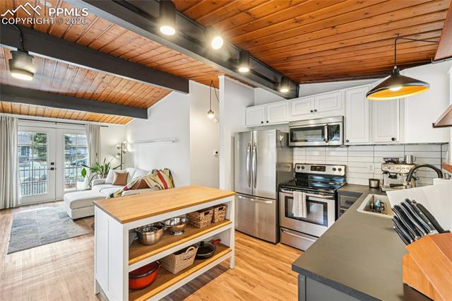 3209 N Arcadia Street