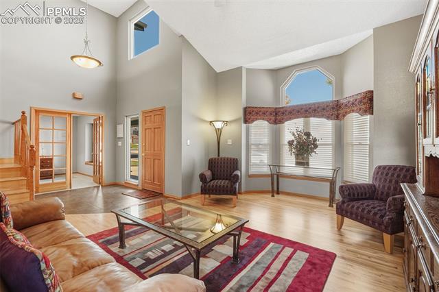 1079 Beacon Hill Way