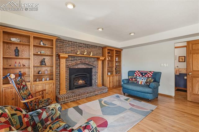 1079 Beacon Hill Way