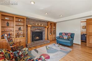 1079 Beacon Hill Way