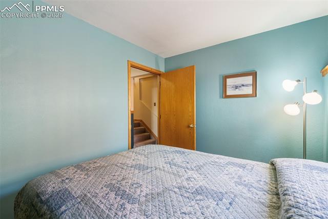 1079 Beacon Hill Way