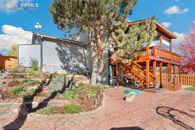 1079 Beacon Hill Way
