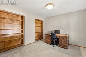 1079 Beacon Hill Way