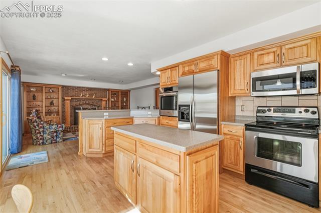 1079 Beacon Hill Way