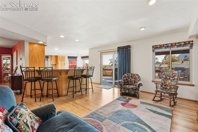 1079 Beacon Hill Way