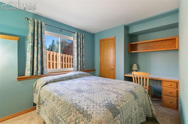 1079 Beacon Hill Way