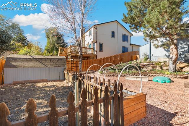 1079 Beacon Hill Way