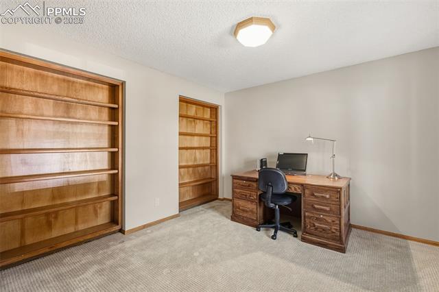 1079 Beacon Hill Way