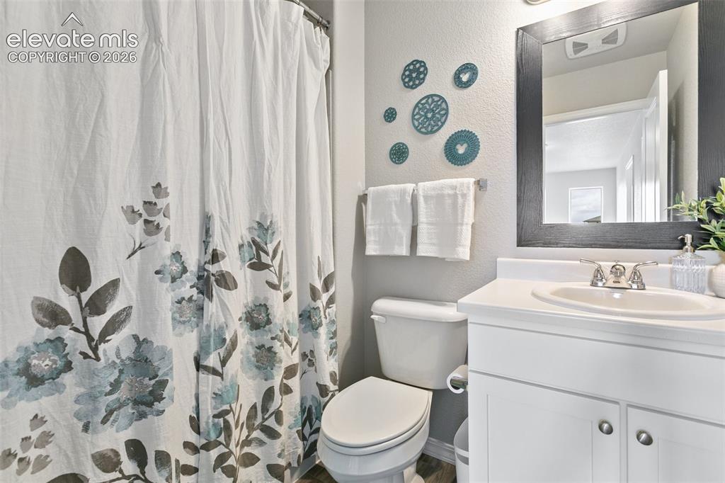 7427 Gorgeted Quail Grove