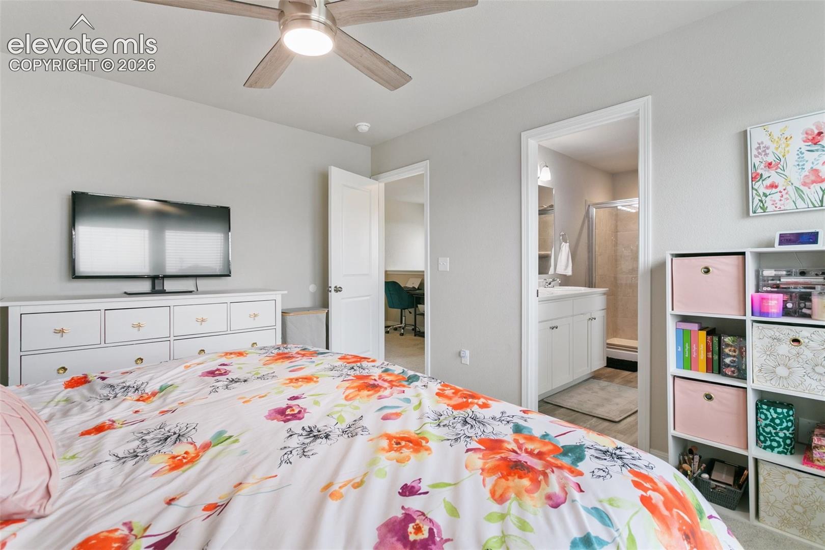 7427 Gorgeted Quail Grove