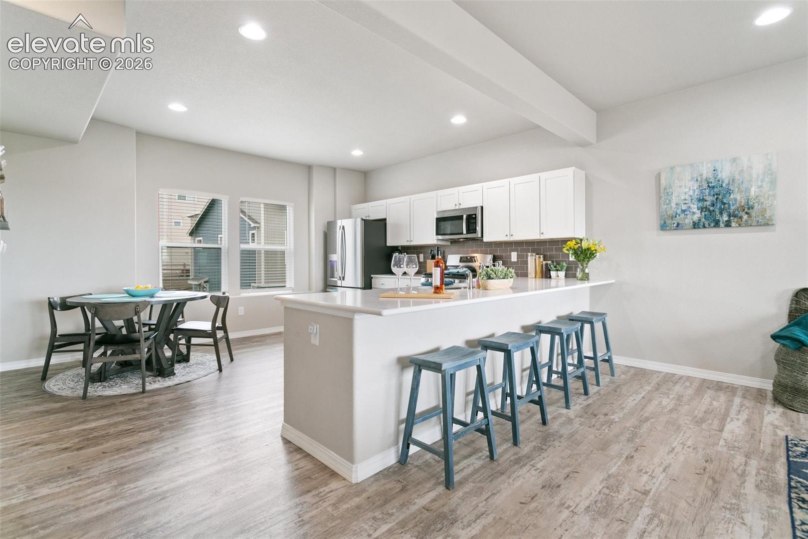7427 Gorgeted Quail Grove