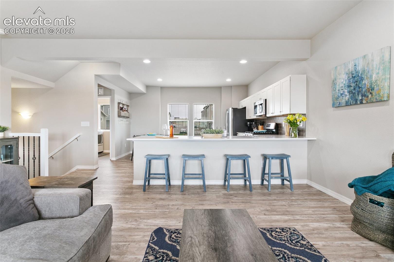 7427 Gorgeted Quail Grove