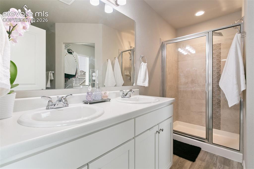 7427 Gorgeted Quail Grove