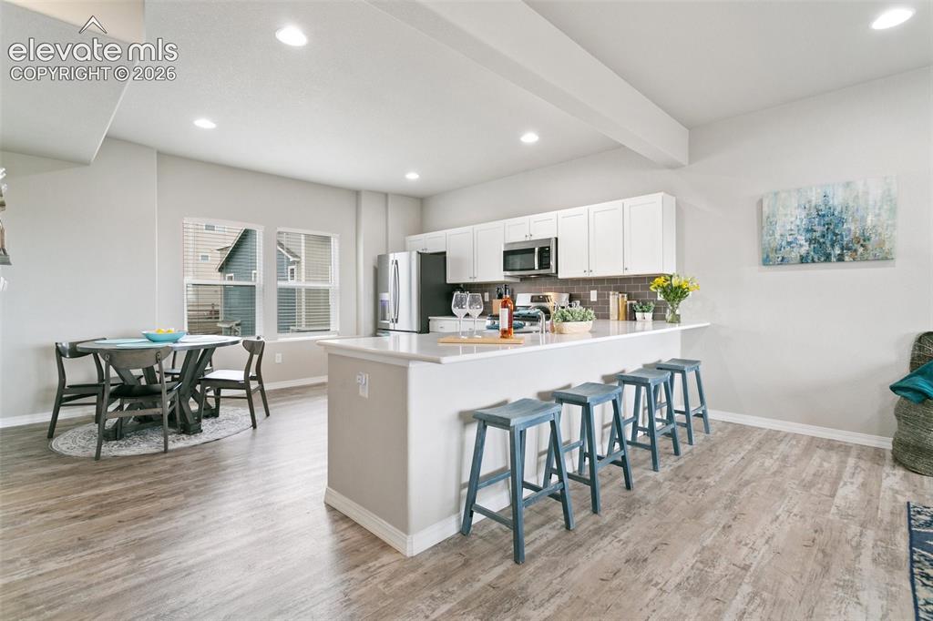 7427 Gorgeted Quail Grove