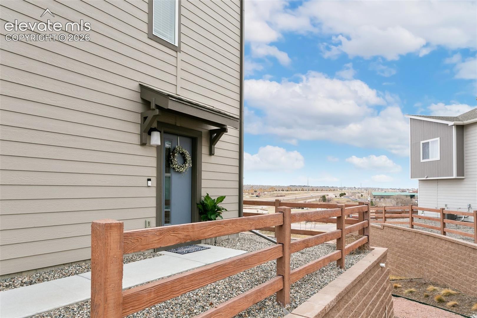 7427 Gorgeted Quail Grove
