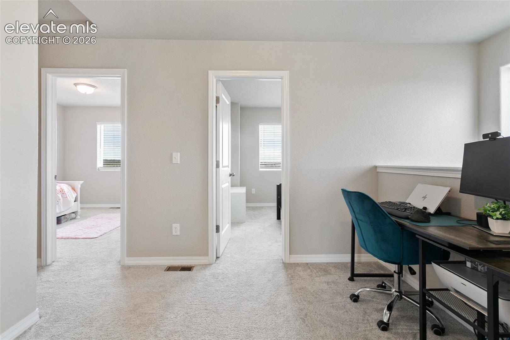 7427 Gorgeted Quail Grove