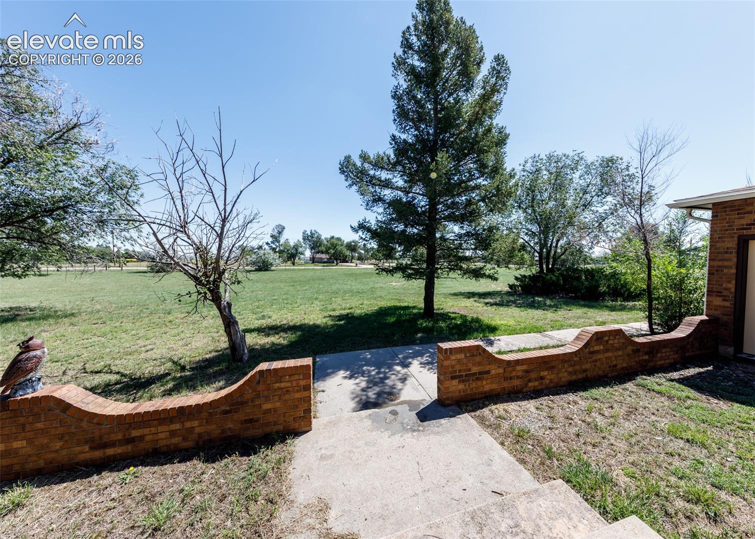 1540 N Ellicott Highway