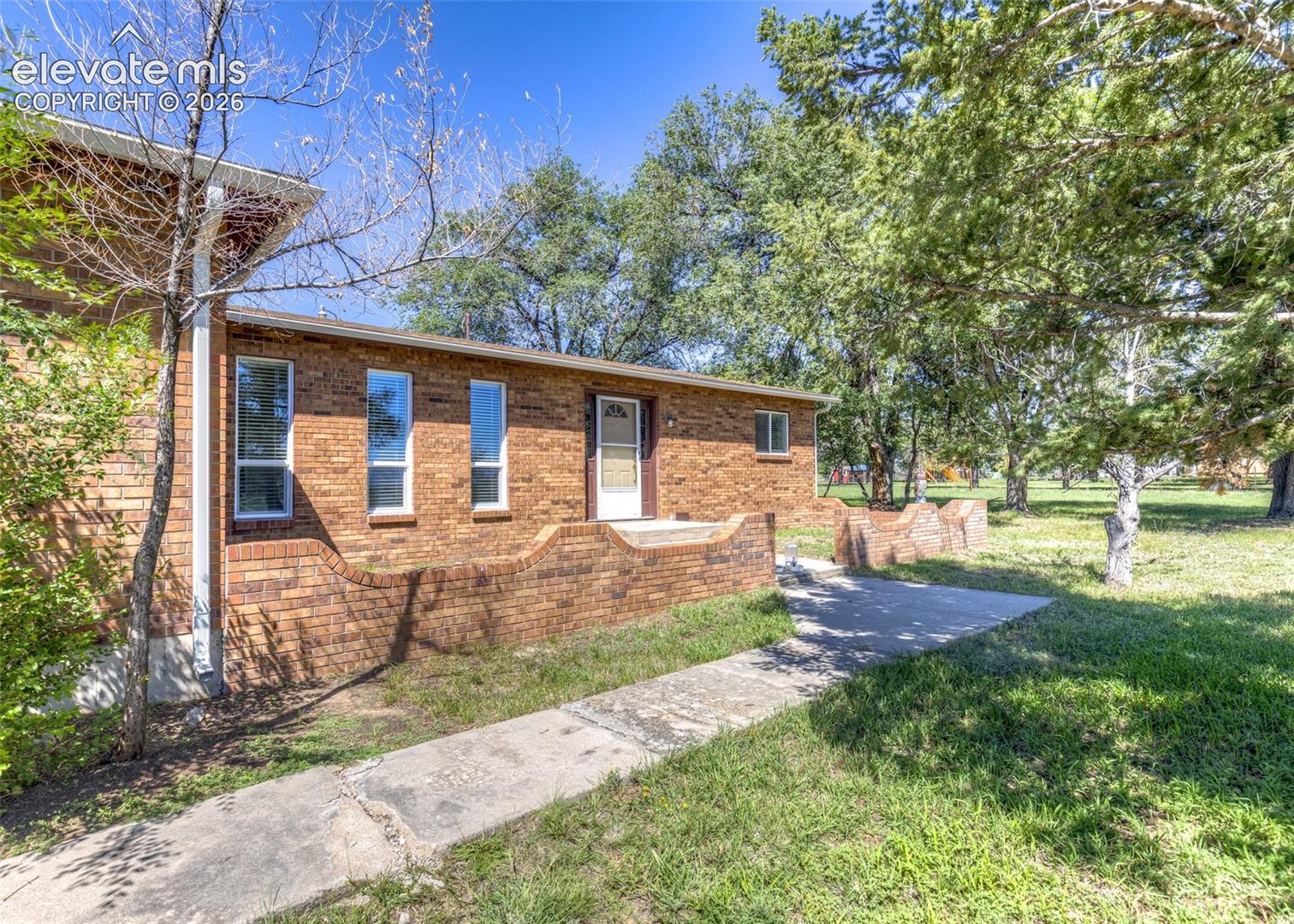1540 N Ellicott Highway