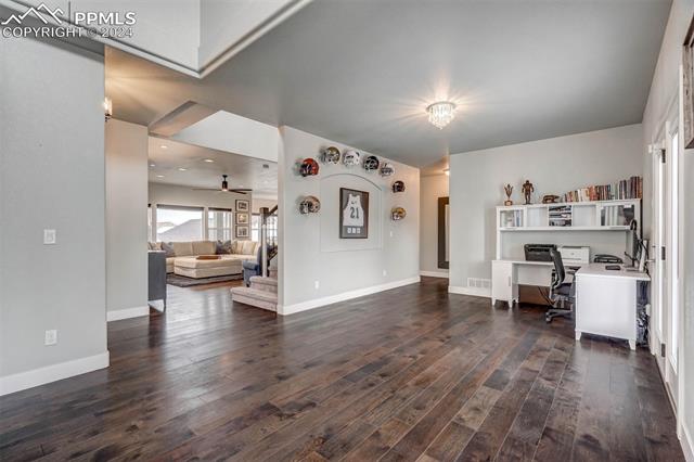 11595 Spectacular Bid Circle