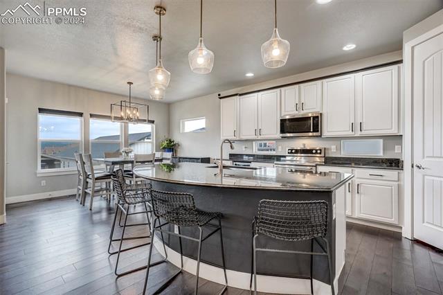 11595 Spectacular Bid Circle