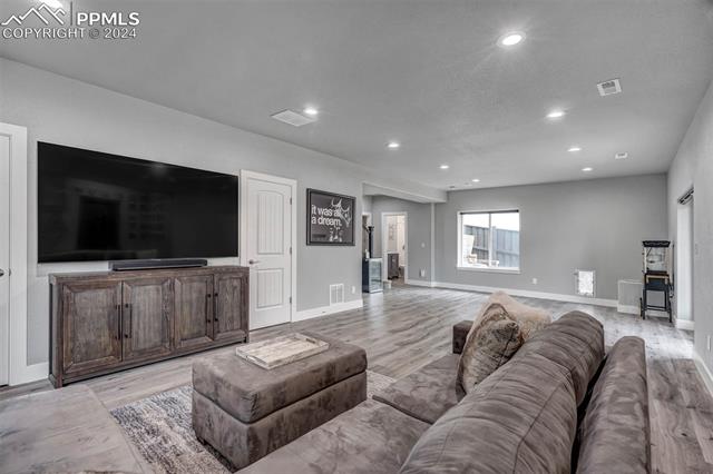 11595 Spectacular Bid Circle