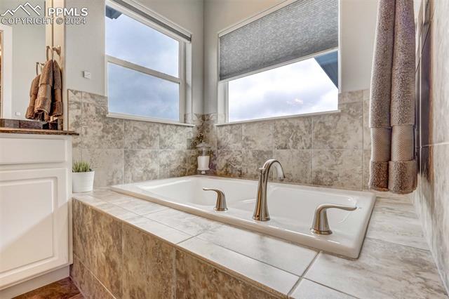 11595 Spectacular Bid Circle