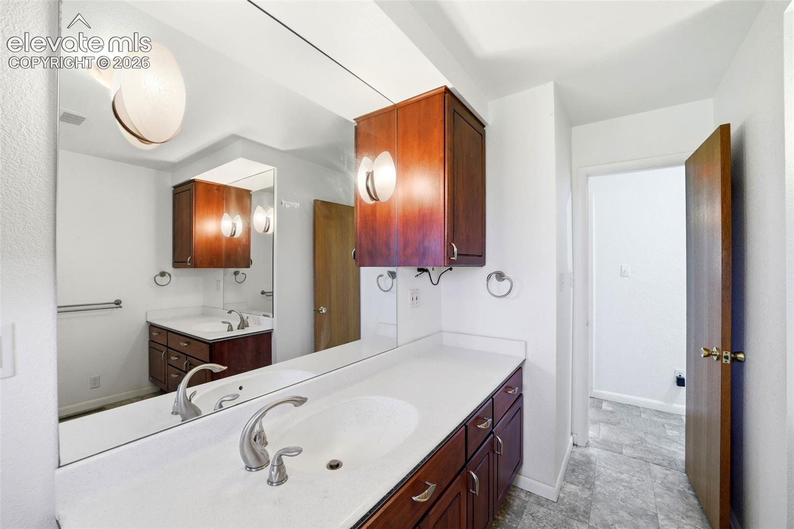 1002 Jupiter Lane