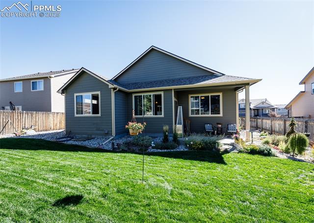 6829 Red Cardinal Loop